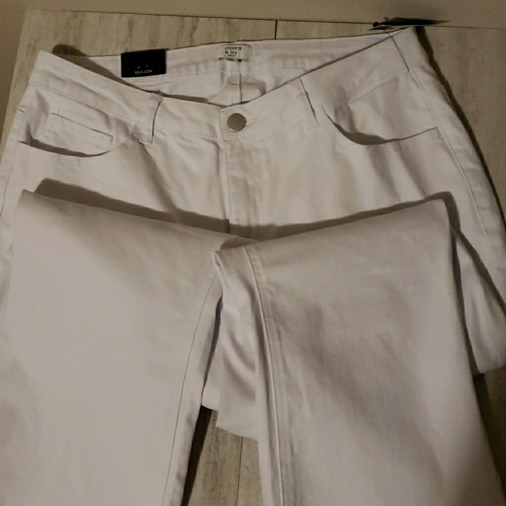 Crown & Ivy Curvy Crop Jean